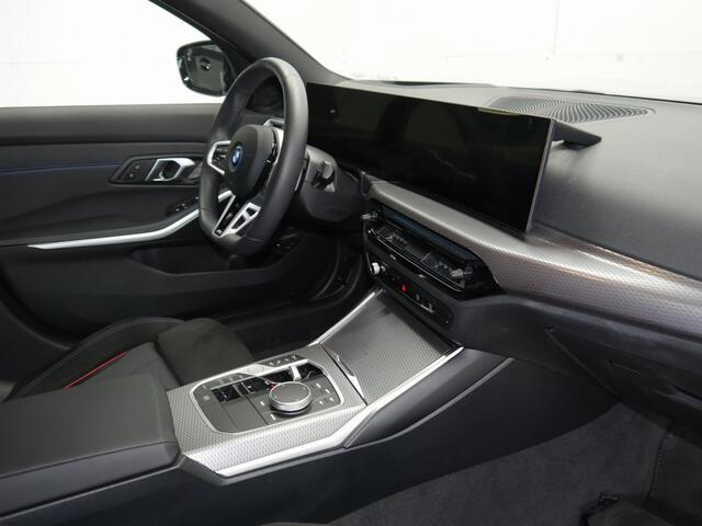 BMW 3-SERIE Touring 330e M-Sport | Panorama | Trekhaak | 19" | Driving Ass. | 360 Cam | Memory Stoel