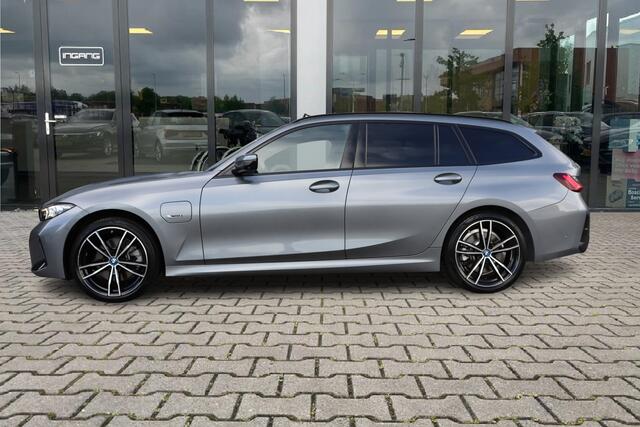 BMW 3-SERIE Touring 330e xDrive M-Sport | Pano | Head-Up | Memory |