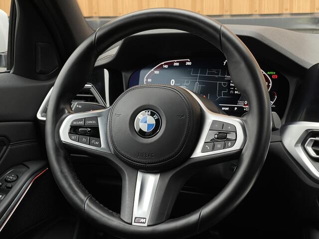 BMW 3-SERIE 318i High Executive | Cruise Control | Achteruitrijcamera | Apple Carplay/Android Auto | Sfeerverlichting | Keyless Go | DAB | Lane Assist | Stoelverwarming | Navigatie |