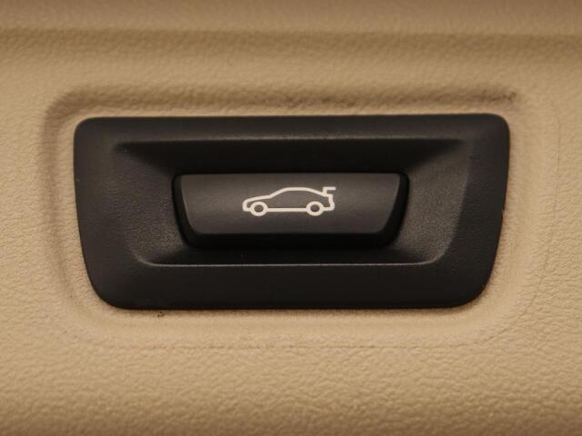 BMW 3-SERIE 330e Advantage | Leder | Harman/Kardon | Carplay | Live Cockpit | DAB | Camera | Park Assist | Navigatie | Full LED | PHEV | Plug In