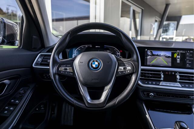 BMW 3-SERIE Touring 320e Business Edition Plus | Leder | Camera