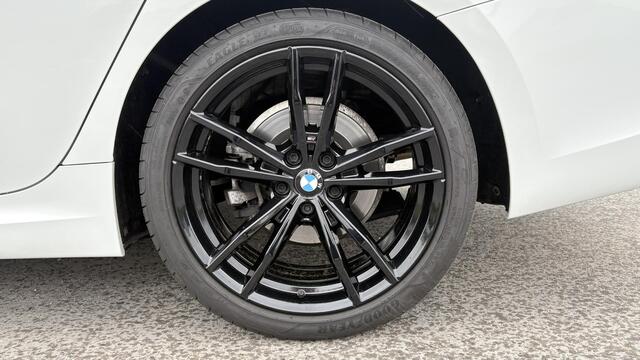 BMW 3-SERIE 320i High Executive M-Sport schuifdak