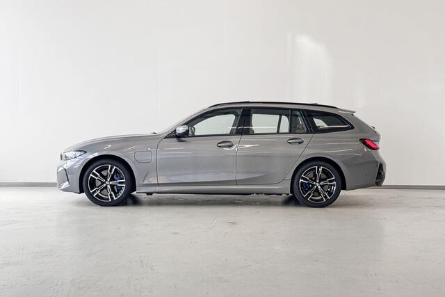 BMW 3-SERIE Touring 330e xDrive Innovation Pack M Sportpakket Aut.