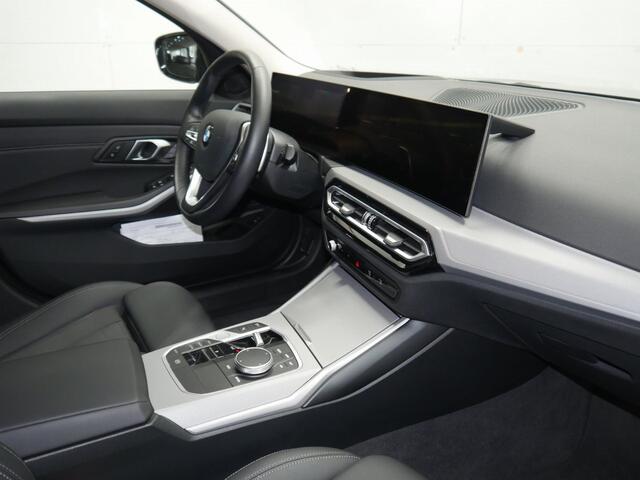 BMW 3-SERIE Touring 320d | Elek. Trekhaak | Standkachel | Driving Assistant Professional | Elek. Verst. Sportstoelen met Memory | Camera