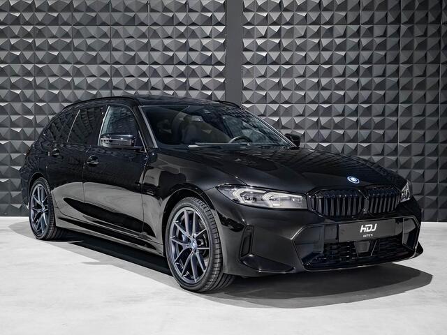BMW 3-SERIE Touring 330e xDrive M Sport Pro | Pano | H/K | M-Tech Stoelen | HUD | Memo | Topv | Side | ACC | 19"M-Performance | Leer |