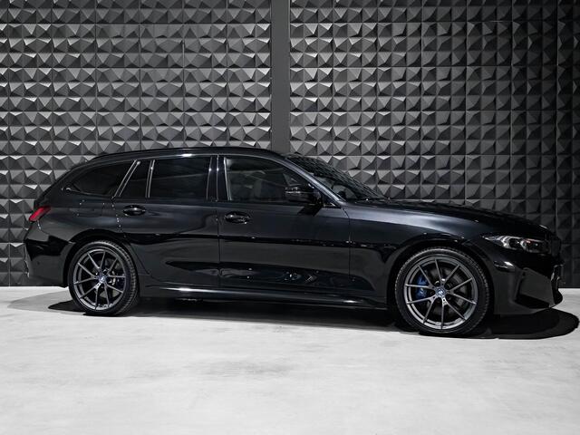 BMW 3-SERIE Touring 330e xDrive M Sport Pro | Pano | H/K | M-Tech Stoelen | HUD | Memo | Topv | Side | ACC | 19"M-Performance | Leer |