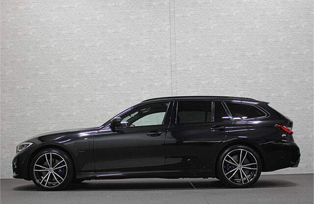 BMW 3-SERIE Touring 330e 292PK xDrive M-Sport Pro | 360 Camera | ACC | Panorama | Laser-LED | Leder | M-Sportremmen | Head-Up | Keyless-Entry | Sfeerverlichting | 4-Zone Clima | Stuurverwarming | Dodehoek | Rij-Assistent Prof. | Carplay | Draadloos Laden | Getint Gla