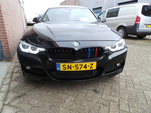 BMW 3-SERIE 318i Exe Aut. M-Pakket Schuif-/kanteldak NAP Gr-Navi,Leer,19"Lmv,Stoelverw,Enz Enz