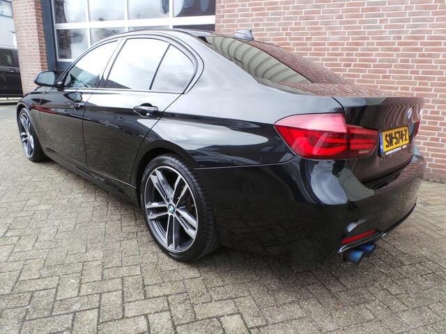 BMW 3-SERIE 318i Exe Aut. M-Pakket Schuif-/kanteldak NAP Gr-Navi,Leer,19"Lmv,Stoelverw,Enz Enz