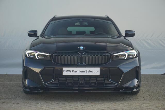 BMW 3-SERIE Touring 330e M Sport Pro | Trekhaak / Harman Kardon / Elektrische Stoelen met geheugen / Comfort Access