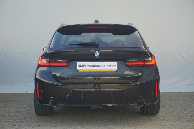BMW 3-SERIE Touring 330e M Sport Pro | Trekhaak / Harman Kardon / Elektrische Stoelen met geheugen / Comfort Access