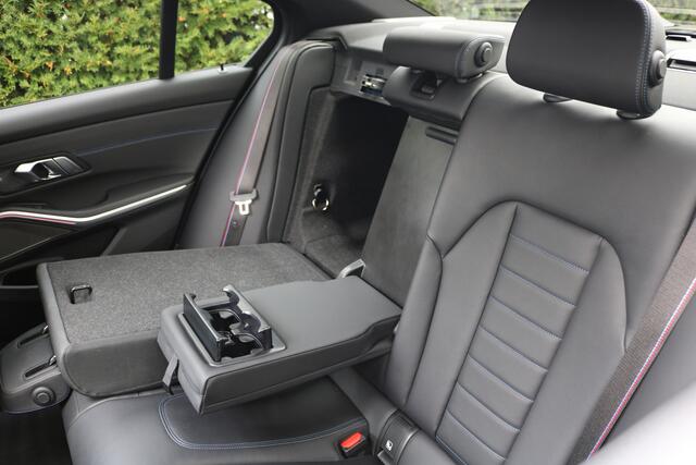 BMW 3-SERIE M340i xDrive 374PK (Schuif/Kanteldak Sportleder/Mermory Carplay 360Camera ACC HarmanKardon HeadUp Full-Led 19M-Velgen)