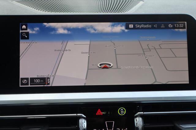 BMW 3-SERIE Touring 320i Executive Edition Navigatie, Panoramadak, Apple Carplay, Camera, Cruise control