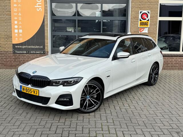 BMW 3-SERIE 320E TOURING HIGH EXECUTIVE M-SPORT PANO/LEER/LED/CAMERA/NL-AUTO