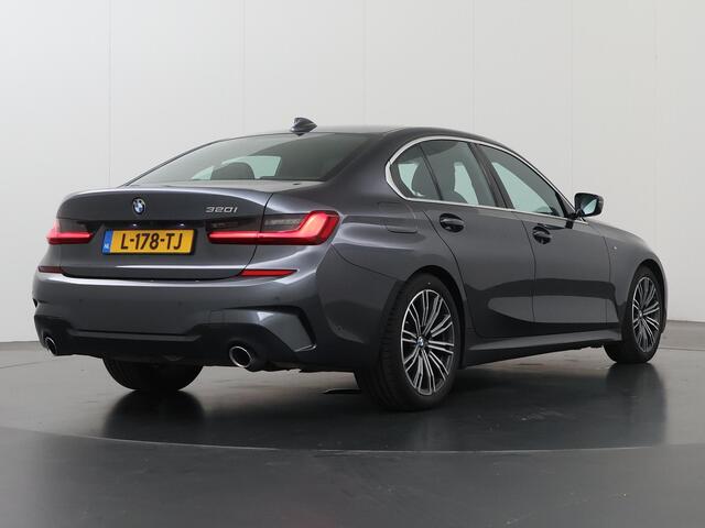 BMW 3-SERIE 320i Business Edition M-Sport Plus | Trekhaak | Leder | Parkeercamera | Head-Up | Stoelverwarming | Keyless Go |