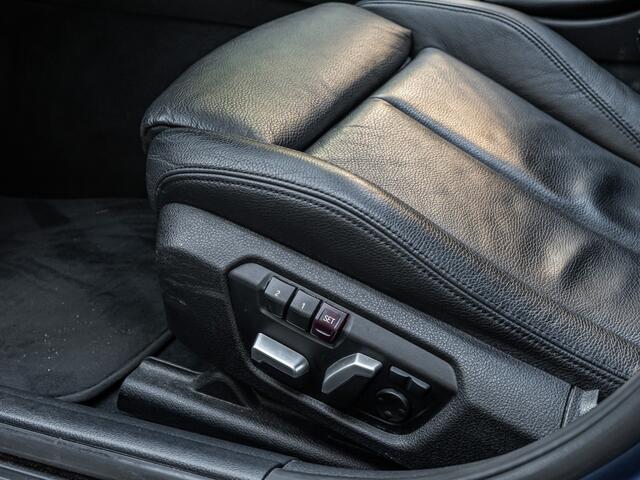 BMW 3-SERIE Touring 318i High Executive M-Sport ORG NL PANO HARMAN KARDON HUD CAMERA ELEK TREKHAAK BOMVOL!!!