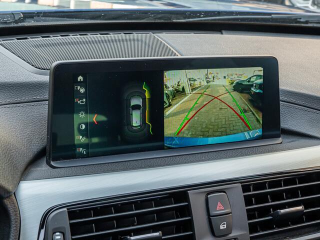 BMW 3-SERIE Touring 318i High Executive M-Sport ORG NL PANO HARMAN KARDON HUD CAMERA ELEK TREKHAAK BOMVOL!!!