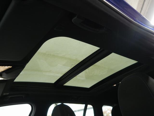 BMW 3-SERIE Touring 330e xDrive M-Sport Pro | 19" | Panorama | Harman Kardon | CoPilot | Trekhaak