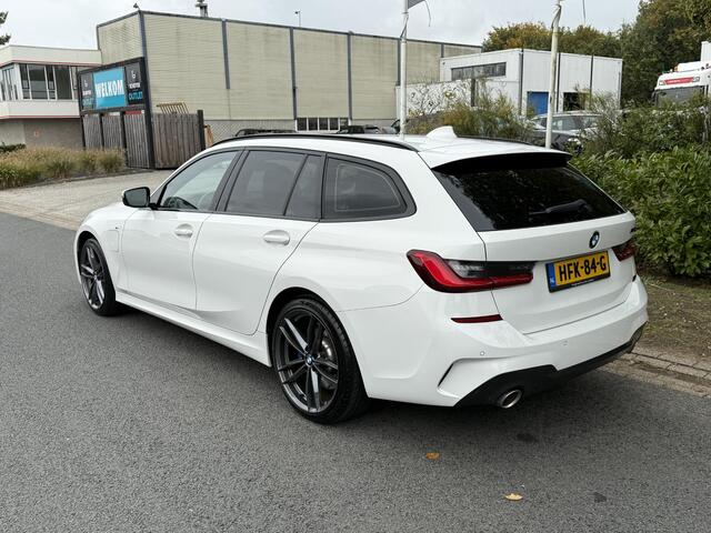 BMW 3-SERIE Touring 330e M-Sport 292PK TrekhaakoLeder