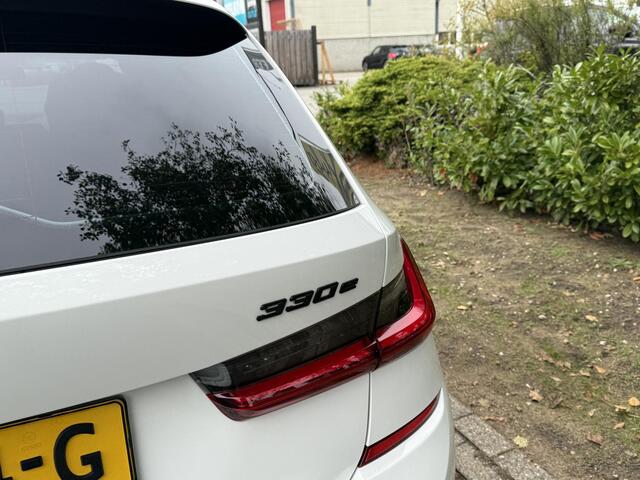BMW 3-SERIE Touring 330e M-Sport 292PK TrekhaakoLeder