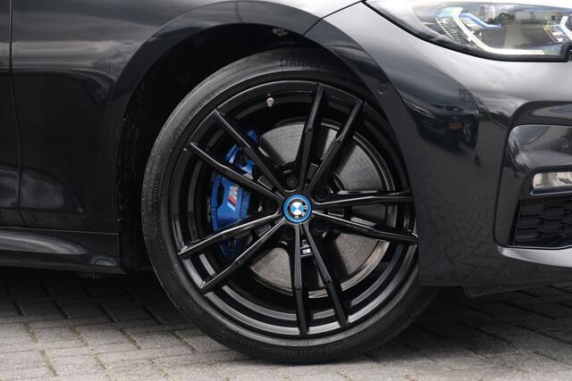 BMW 3-SERIE Touring 330e M Sport Shadow HUD LASERLED PANODAK TREKHAAK CARBON Gratis onderhoud T/M 2027