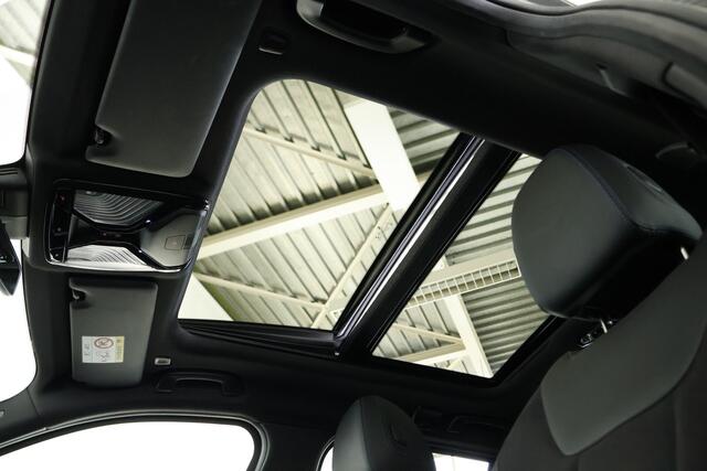 BMW 3-SERIE Touring 330e xDrive M-Sport Panorama / Opendak / ACC / Cam / Carbon / CarPlay