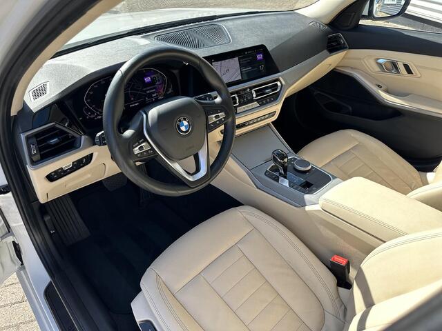 BMW 3-SERIE Touring 330i High Executive Edition