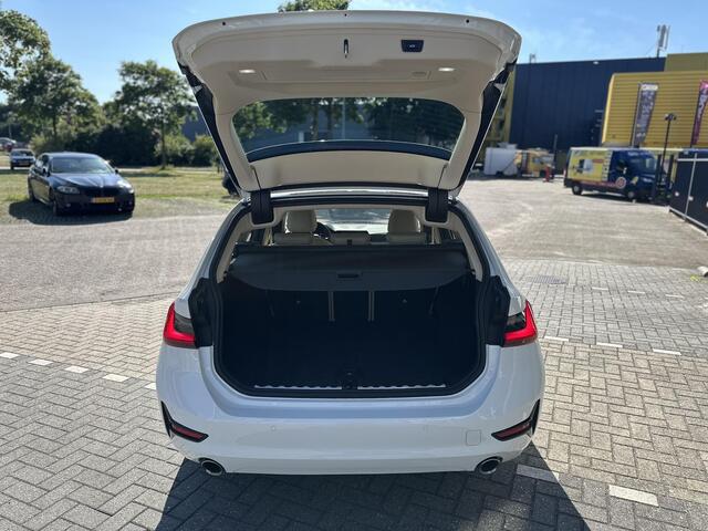 BMW 3-SERIE Touring 330i High Executive Edition