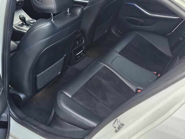 BMW 3-SERIE 320i M-Sport Edition