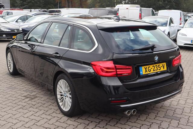 BMW 3-SERIE Touring 320i Luxury Edition (NL auto), Navigatie, Lederen interieur, Cruise control, Climate control, Stoelverwarming