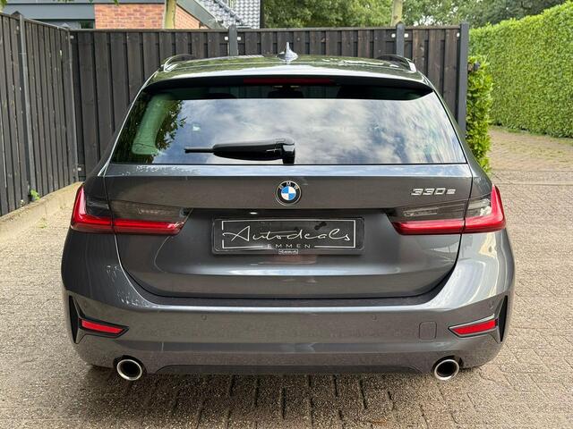 BMW 3-SERIE Touring 330e