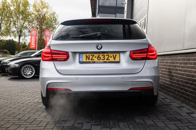 BMW 3-SERIE Touring 330i 252 pk Centennial High Executive M-Sportpakket / NL-Auto/ Pano-Dak/ Keyless/ Head-Up/ 360-Camera/ Sport-Stoelen/ Stoel.Verw/ Led-Xenon/ 19'' LMV