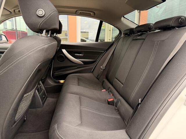 BMW 3-SERIE 318i | LED | VIRTUAL COCKPIT | Sportstoelen