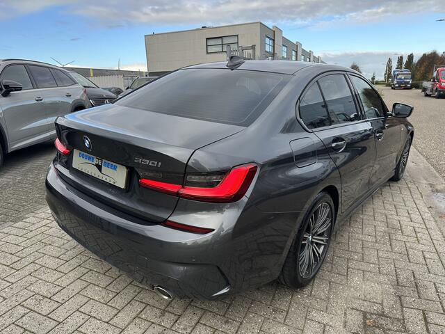 BMW 3-SERIE 330i M Sport Trekhaak | Camera | HiFi | Stoelverw.