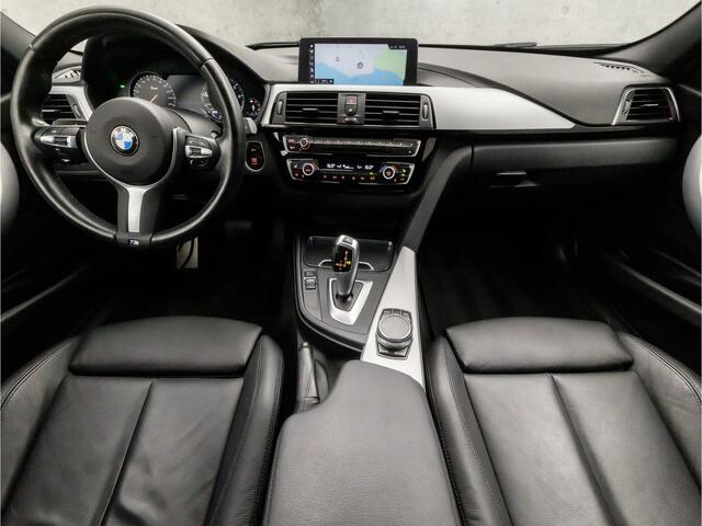 BMW 3-SERIE Touring 318i M Sport Shadow Line Automaat (DRAADLOOS APPLE CARPLAY, M PAKKET, DEALER ONDERHOUDEN, GROOT NAVI, LEDER, VIRTUAL COCKPIT, GETINT GLAS, ELEK ACHTERKLEP, CRUISE, NIEUWE APK, NIEUWSTAAT)