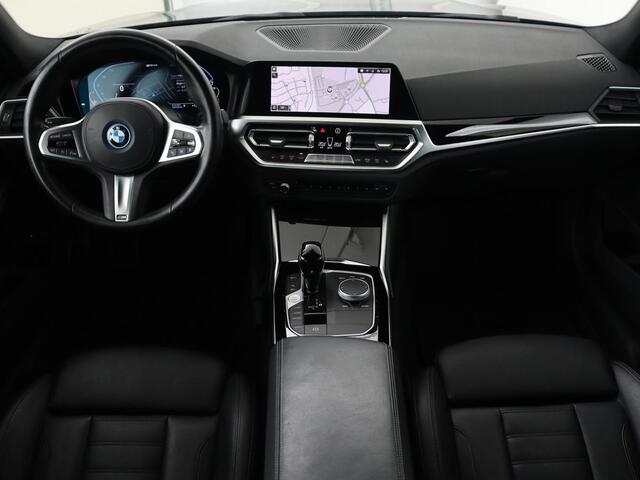 BMW 3-SERIE Touring 330e Business Edition Plus | Leder Bekleding | Carplay | Cruise Control | Navigatie | Laser LED koplampen | Stoelverwarming | LMV 18 |