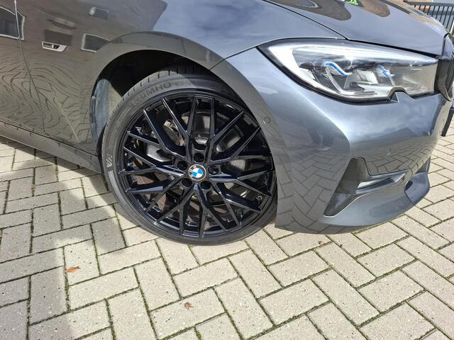 BMW 3-SERIE 320e BusinessBlack Edition