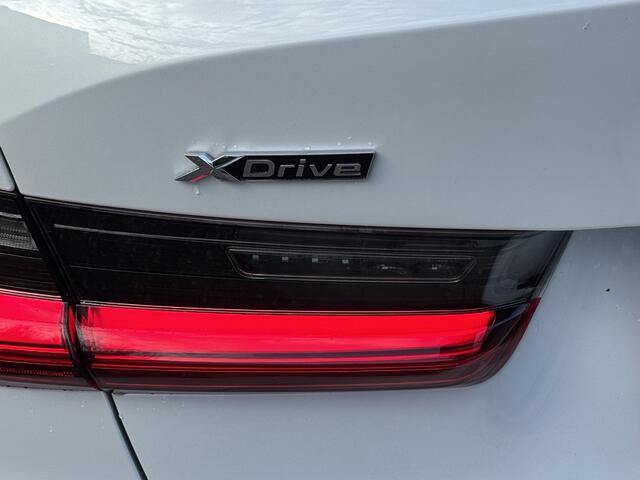 BMW 3-SERIE 330e xDrive Sport - Line M sport stuur, Sch/dak, Harman Kardon, memory, leer, etc