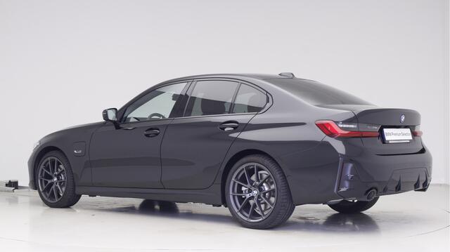BMW 3-SERIE 320e M-Sport | 19" M-Performance | Leder | Camera