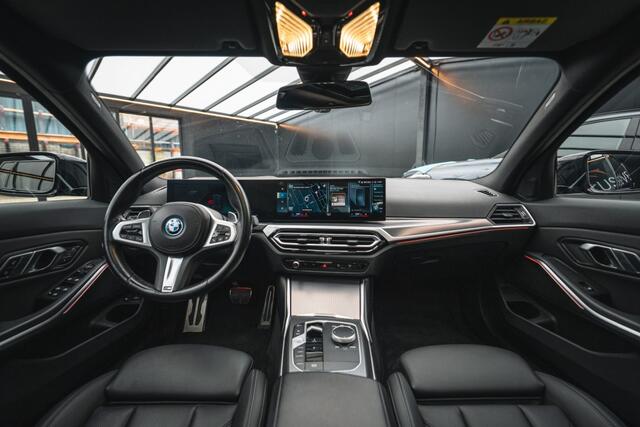 BMW 3-SERIE 330e M SPORT, curved display, comfort package