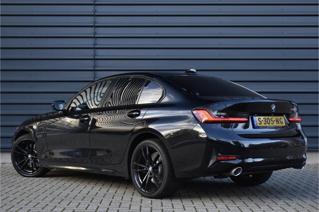 BMW 3-SERIE 330e High Executive Shadow Line | ACC | 19'' M Wielen | Stuur + Stoelverwarming | CarPlay | Live Cockpit Pro |