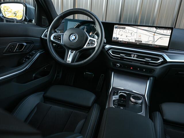 BMW 3-SERIE 330e | M-SPORT | SPORT SEATS | FULL STYLING | AMBIANCE INTERIEUR | ACTIVE CRUISE | DAB+ | HIFI SOUND | SHADOW-LINE | TREKHAAK | STUURVERWARMING