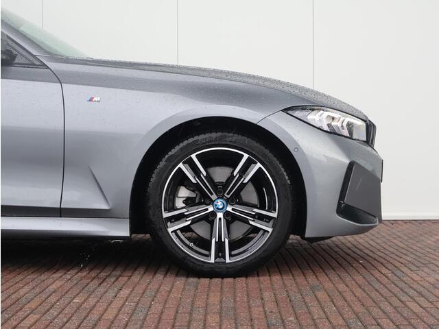 BMW 3-SERIE Touring 320e M Sportpakket/ Elektrische Trekhaak/ Panoramadak/ Stoelverwarming/ Active Cruise Control/ Sportstoelen