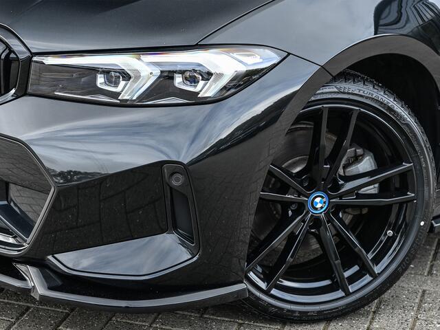 BMW 3-SERIE 330e | M-SPORT | SPORT SEATS | FULL STYLING | AMBIANCE INTERIEUR | ACTIVE CRUISE | DAB+ | HIFI SOUND | SHADOW-LINE | TREKHAAK | STUURVERWARMING