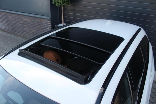 BMW 3-SERIE Touring 330e xDrive M Sport | H+K | Pano | Trekhaak | High Executive