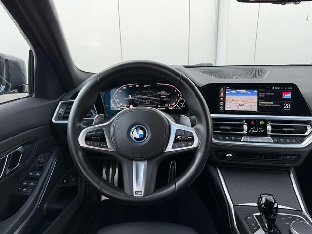 BMW 3-SERIE Touring 330e xDrive M-Sport | Head-up | Trekhaak | Dealer onderhouden