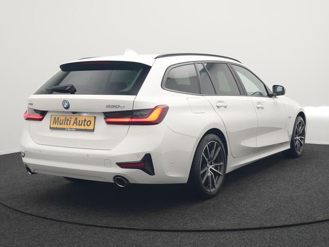BMW 3-SERIE Touring 330e xDrive Sportline Plug In Hybrid 292pk Dealer O.H PHEV | Laser LED | Panodak | Adaptive Cruise | Camera | Lederen Sportstoelen Verwarmd | Apple Carplay | Keyless | Virtual | Navigatie | DAB | 18"L.M |