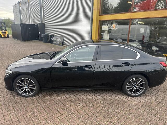 BMW 3-SERIE 320i xDrive High Executive