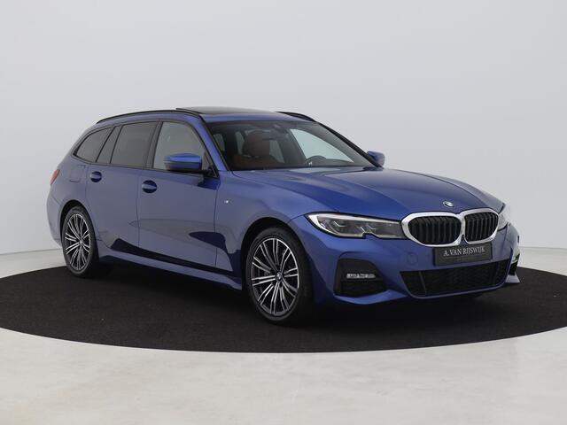 BMW 3-SERIE Touring 330e Touring M-Sport | PANO | CAMERA | KEYLESS | STOEL- EN STUURVERW. | TREKHAAK