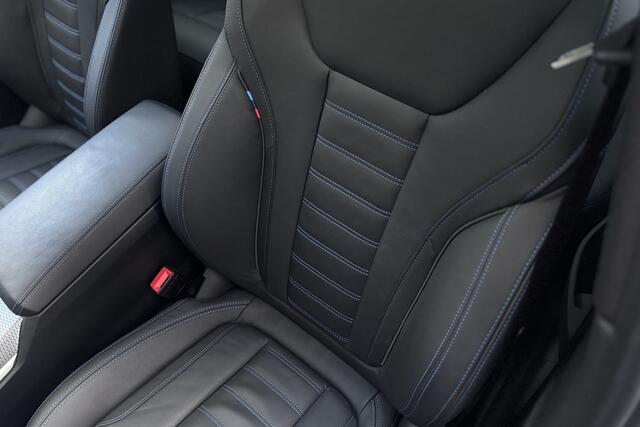 BMW 3-SERIE Touring 330e M-Sport | 19,5kWh | Panodak | Head-up | Memory | Trekhaak | 360° Camera | Fabrieksgarantie